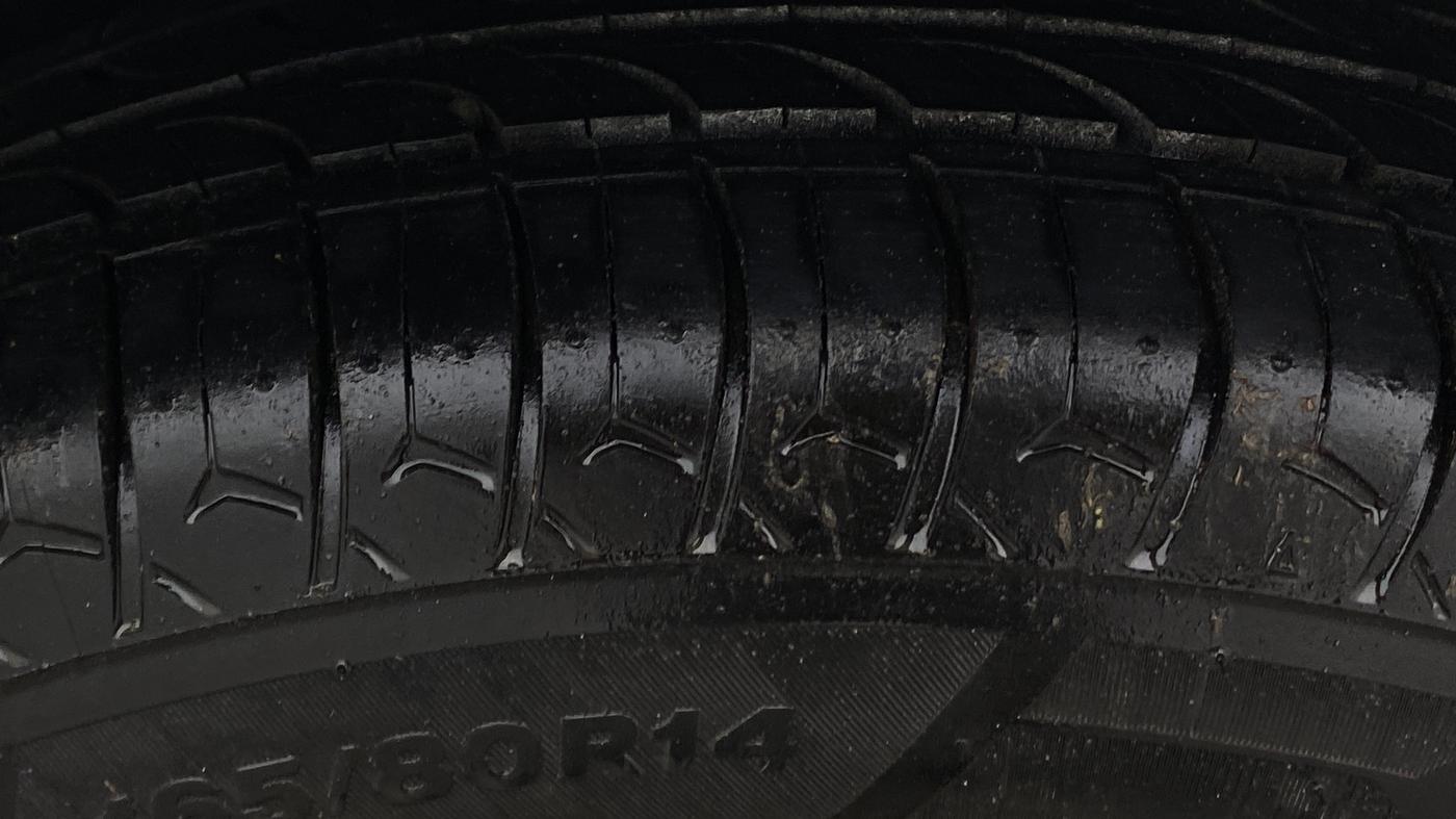 2019 Maruti Swift VXI, Petrol, Manual, 67,839 km, Left Rear Tyre Tread