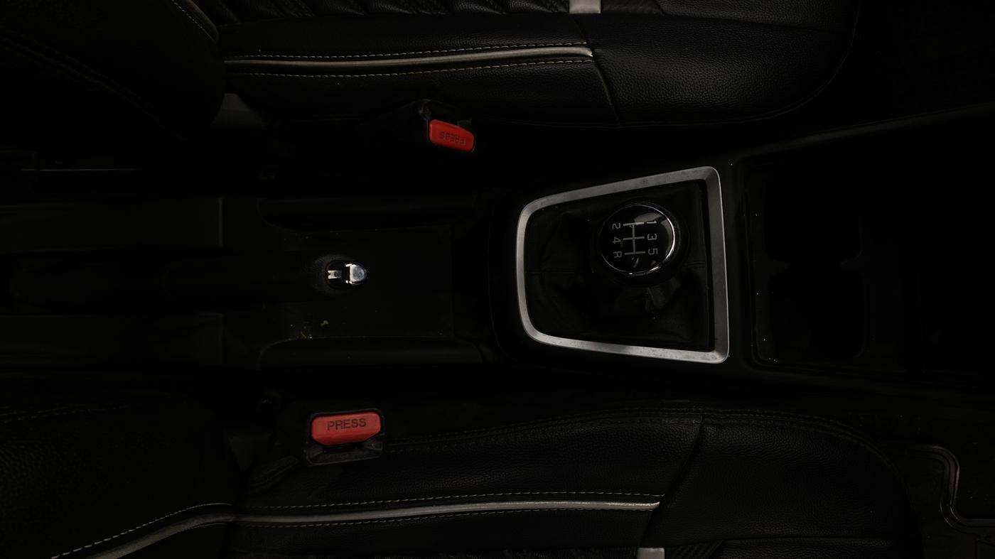 2019 Maruti Swift VXI, Petrol, Manual, 67,839 km, Gear Lever
