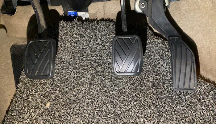 2018 Maruti Ciaz ALPHA 1.5 SHVS PETROL, Petrol, Manual, 75,166 km, Pedals