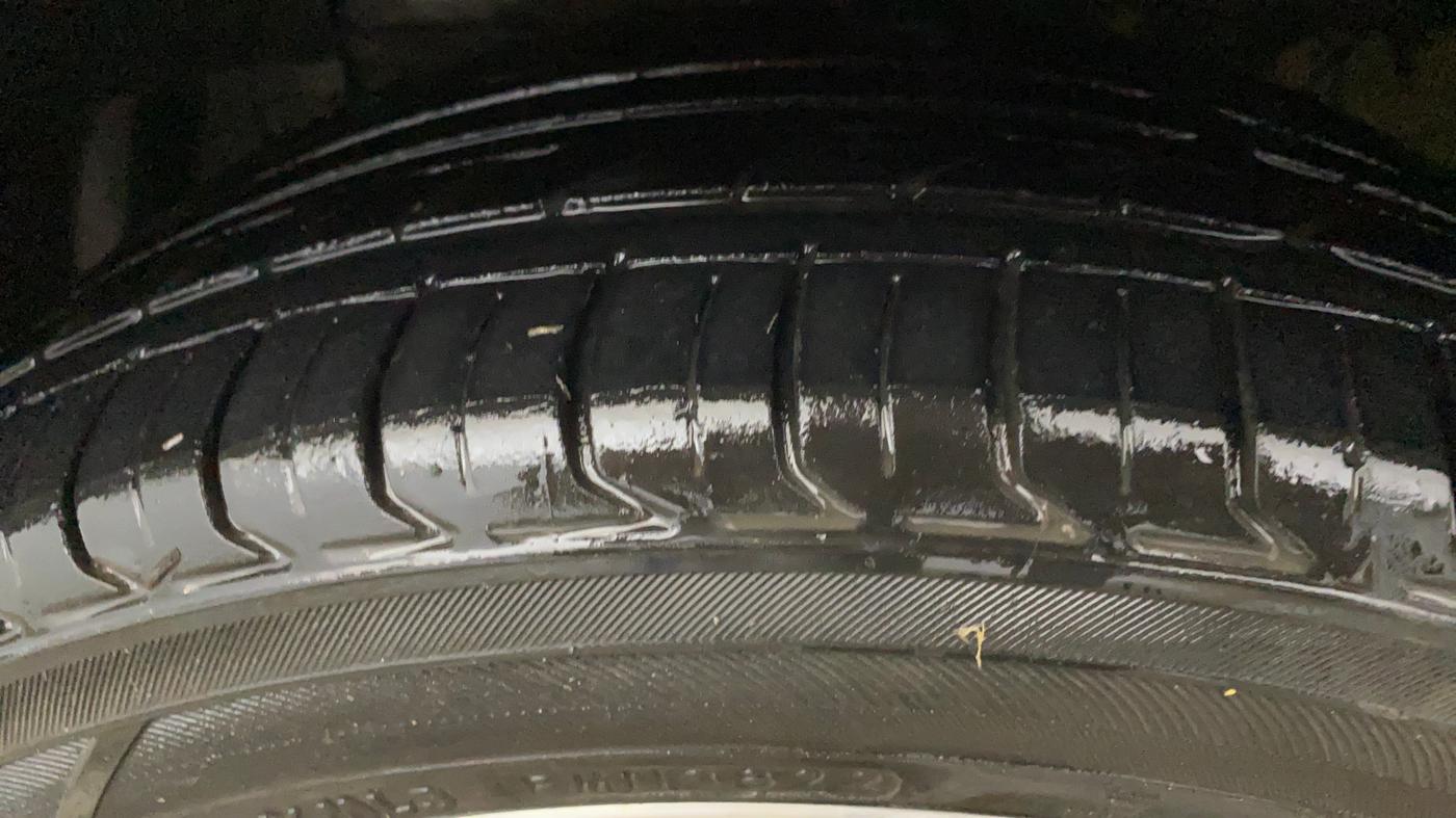 2018 Maruti Ciaz ALPHA 1.5 SHVS PETROL, Petrol, Manual, 75,166 km, Left Front Tyre Tread