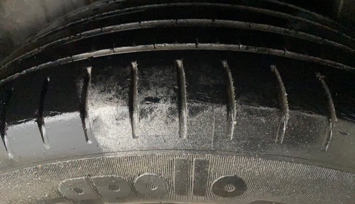 2018 Maruti Ciaz ALPHA 1.5 SHVS PETROL, Petrol, Manual, 75,166 km, Left Rear Tyre Tread