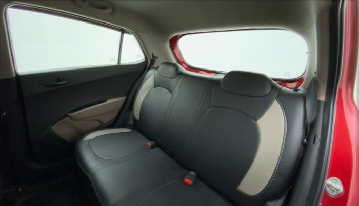 2017 Hyundai Grand i10 MAGNA 1.2 KAPPA VTVT, Petrol, Manual, 28,447 km, Right Side Rear Door Cabin