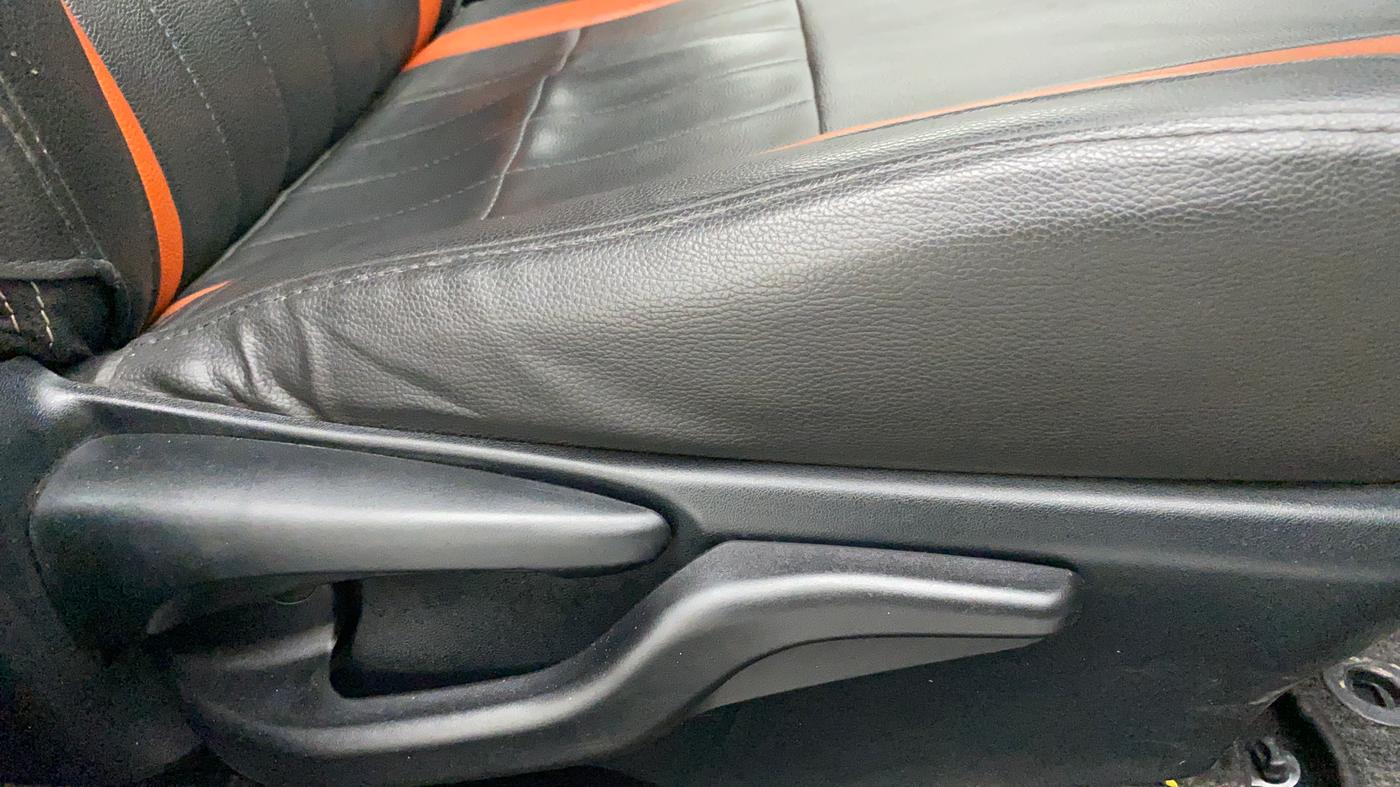 2015 Toyota Etios G, Petrol, Manual, 63,852 km, Driver Side Adjustment Panel