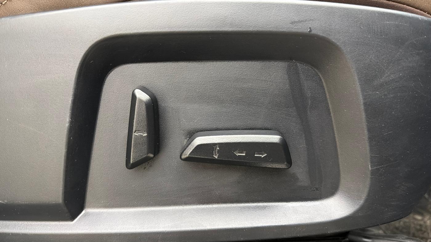 2021 Tata Harrier XZ PLUS 2.0L, Diesel, Manual, 90,184 km, Driver Side Adjustment Panel