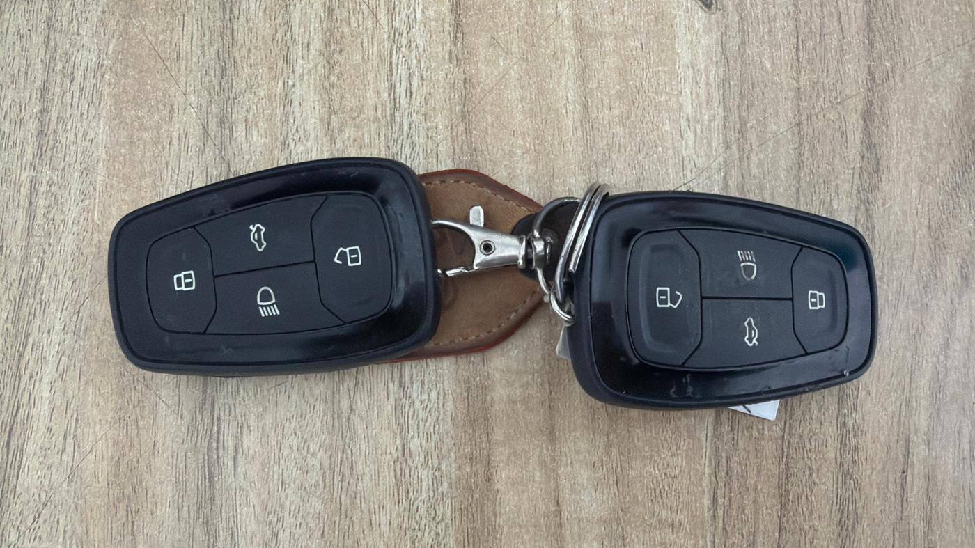 2021 Tata Harrier XZ PLUS 2.0L, Diesel, Manual, 90,184 km, Key Close Up