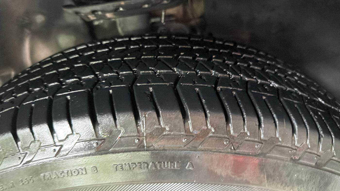 2021 Tata Harrier XZ PLUS 2.0L, Diesel, Manual, 90,184 km, Left Front Tyre Tread