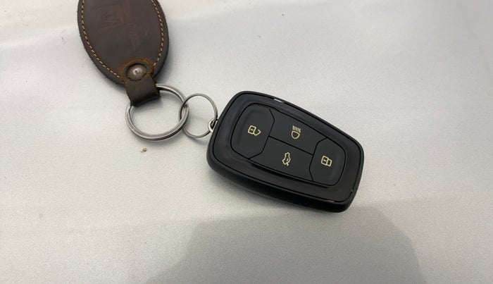 2020 Tata NEXON XZA PLUS (O) PETROL, Petrol, Automatic, 60,209 km, Key Close Up