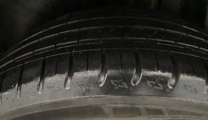 2023 Skoda KUSHAQ STYLE 1.0L TSI MT, Petrol, Manual, 15,595 km, Left Rear Tyre Tread