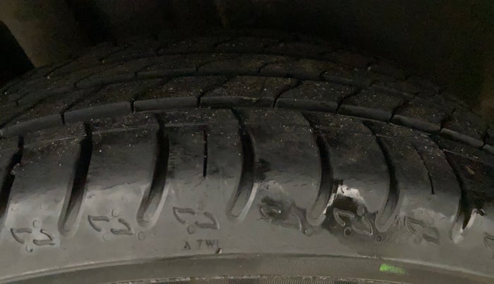 2023 Skoda KUSHAQ STYLE 1.0L TSI MT, Petrol, Manual, 15,595 km, Right Rear Tyre Tread