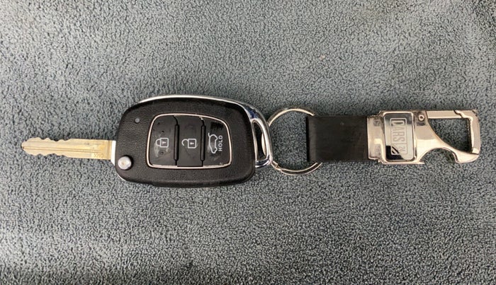 2022 Hyundai VENUE S 1.2, Petrol, Manual, 9,802 km, Key Close Up