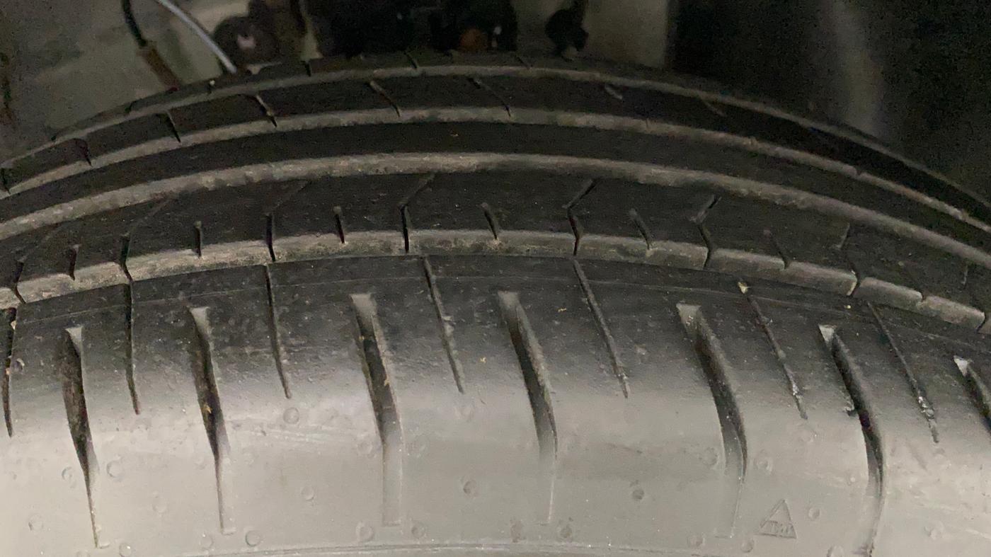 2022 Hyundai VENUE S 1.2, Petrol, Manual, 9,802 km, Right Front Tyre Tread