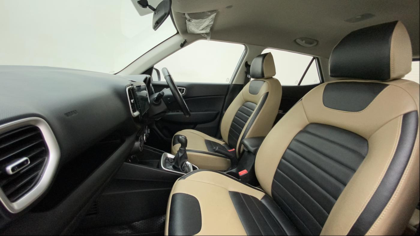 2022 Hyundai VENUE S 1.2, Petrol, Manual, 9,802 km, Right Side Front Door Cabin