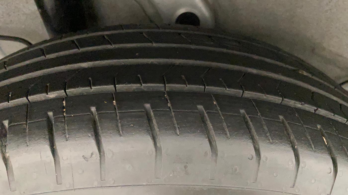 2022 Hyundai VENUE S 1.2, Petrol, Manual, 9,802 km, Right Rear Tyre Tread