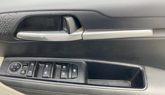 2020 KIA SONET HTX PLUS 1.0 IMT, Petrol, Manual, 54,563 km, Driver Side Door Panels Control