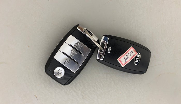 2020 KIA SONET HTX PLUS 1.0 IMT, Petrol, Manual, 54,563 km, Key Close Up