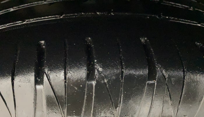 2020 KIA SONET HTX PLUS 1.0 IMT, Petrol, Manual, 54,563 km, Right Front Tyre Tread