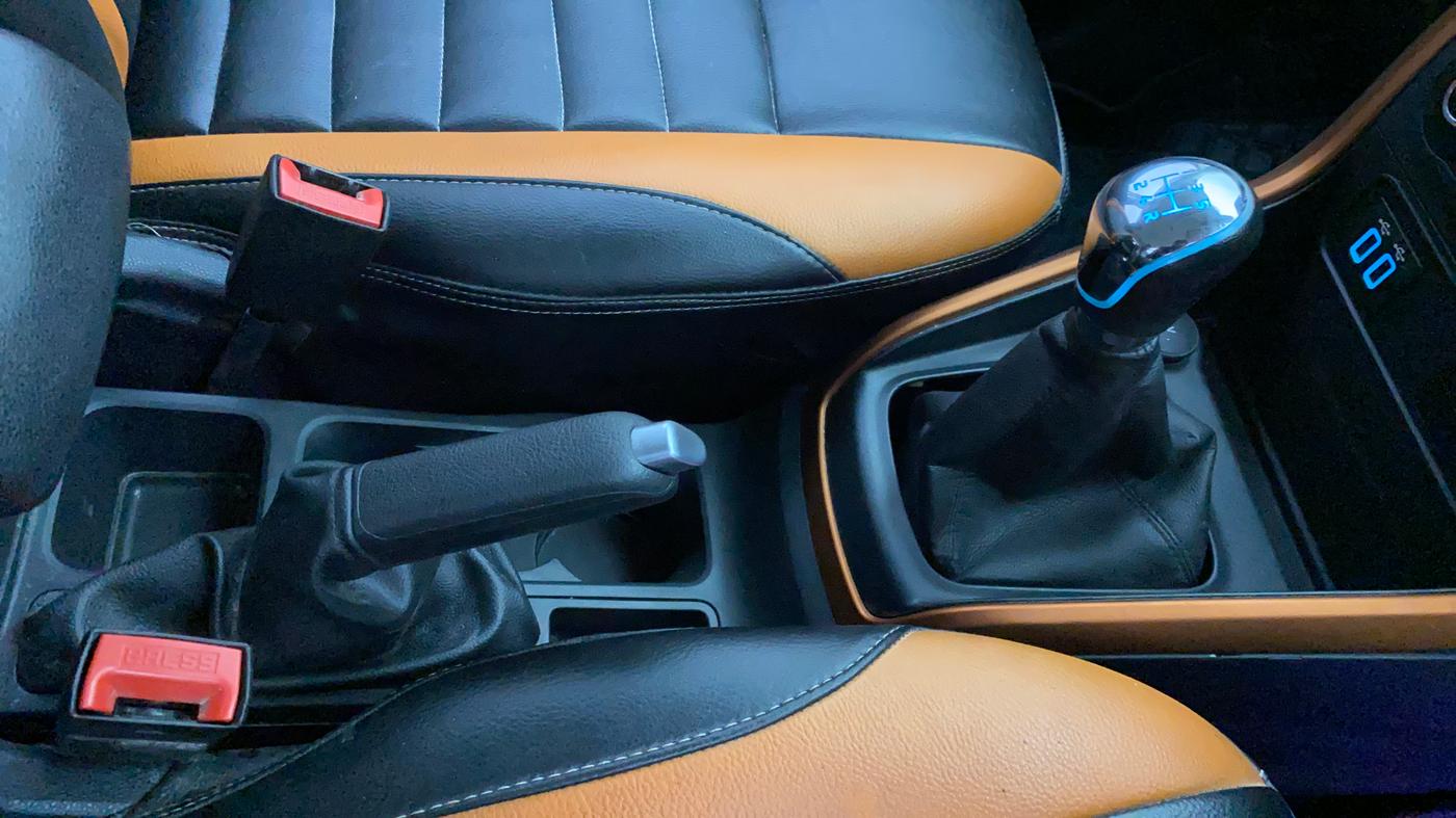 2020 Ford Ecosport TITANIUM 1.5 SPORTS(SUNROOF) PETROL, Petrol, Manual, 31,634 km, Gear Lever