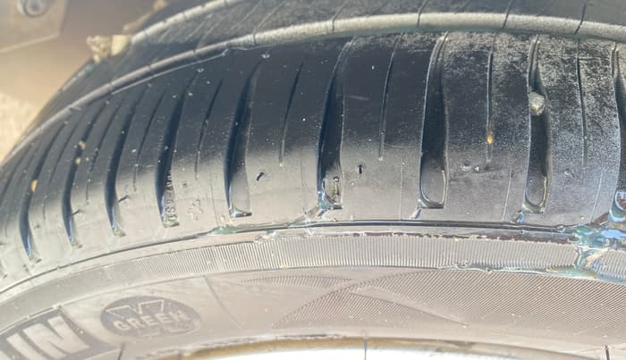 2016 Honda City 1.5L I-VTEC VX (O) MT, Petrol, Manual, 1,43,890 km, Right Rear Tyre Tread