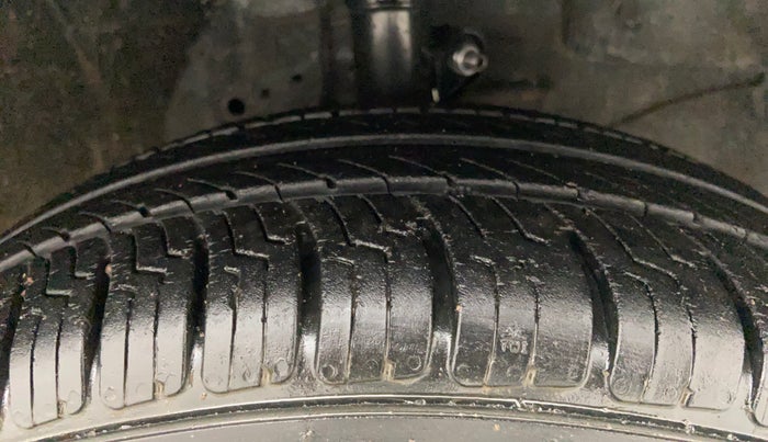 2013 Honda Brio S MT, Petrol, Manual, 39,196 km, Right Front Tyre Tread