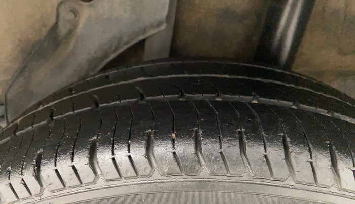 2013 Honda Brio S MT, Petrol, Manual, 39,196 km, Left Rear Tyre Tread