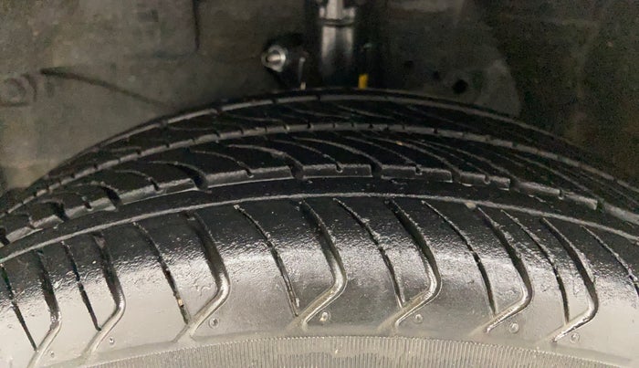 2013 Honda Brio S MT, Petrol, Manual, 39,196 km, Left Front Tyre Tread