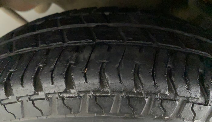 2017 Maruti Alto 800 VXI, Petrol, Manual, 27,496 km, Left Rear Tyre Tread