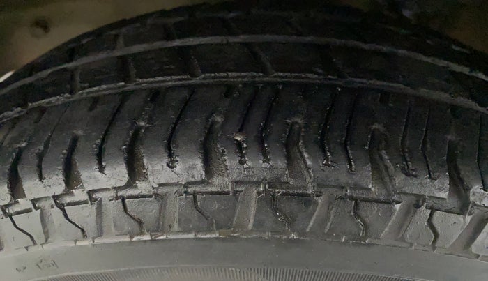 2017 Maruti Alto 800 VXI, Petrol, Manual, 27,496 km, Right Rear Tyre Tread