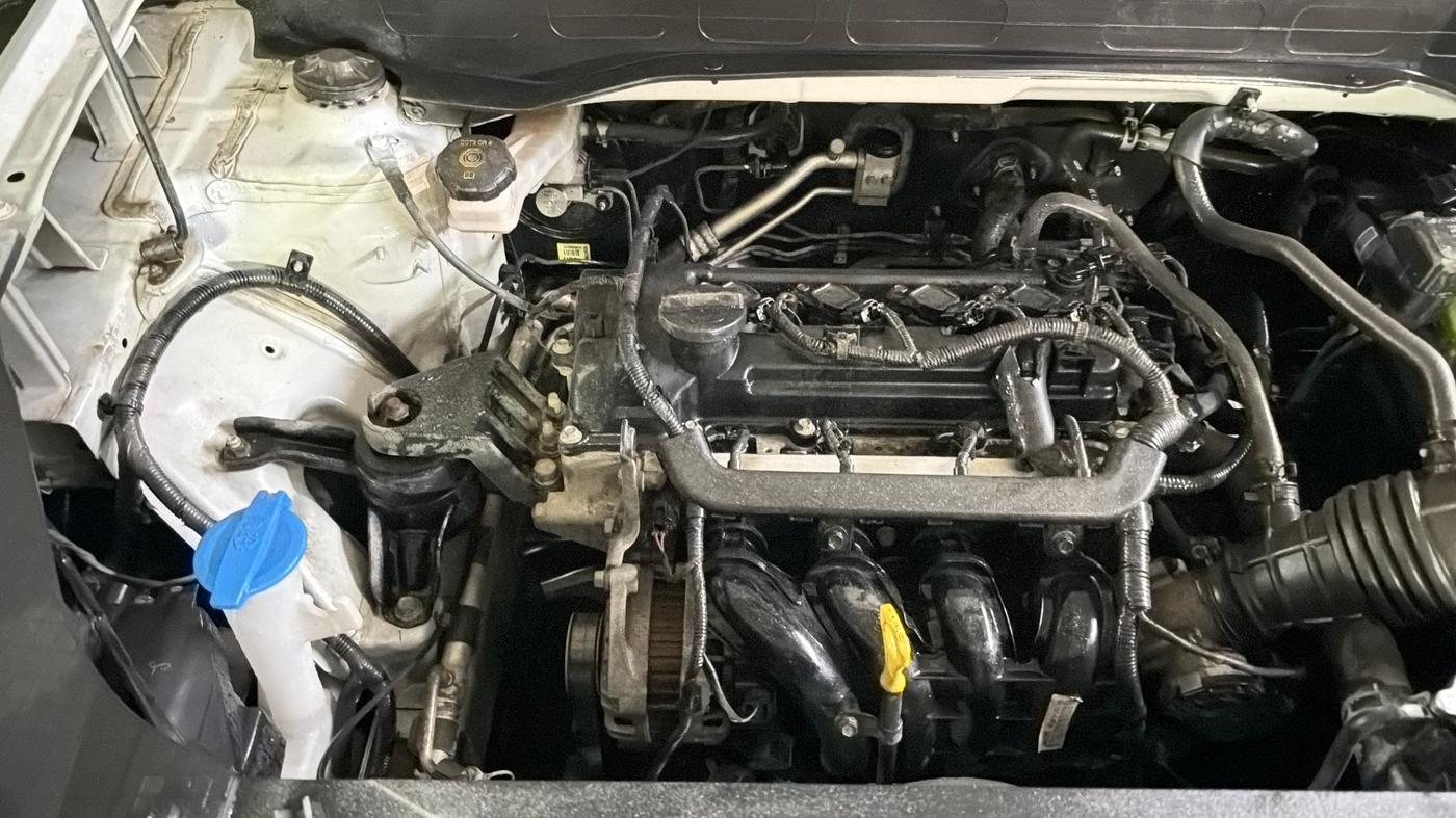 2020 Hyundai VENUE S 1.2, Petrol, Manual, 31,650 km, Engine View - Right
