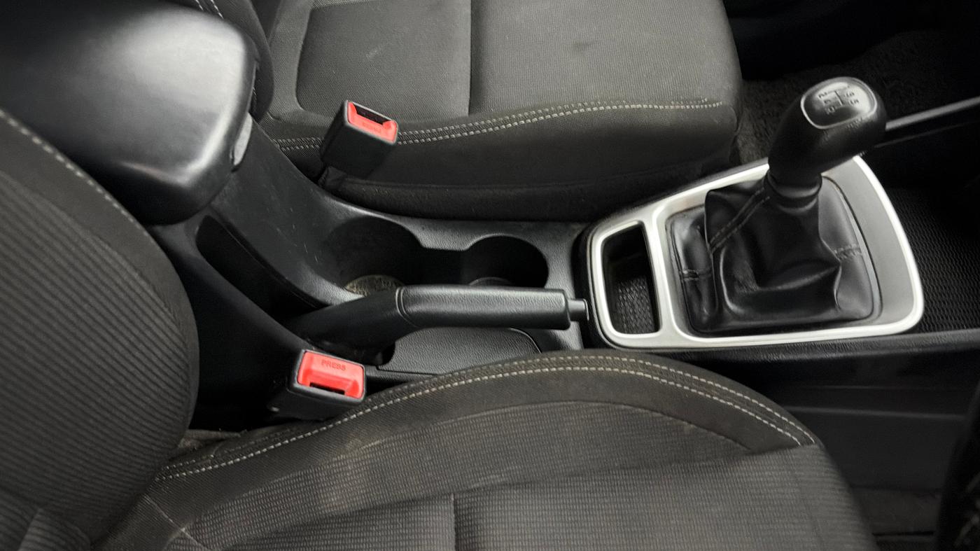 2020 Hyundai VENUE S 1.2, Petrol, Manual, 31,650 km, Gear Lever
