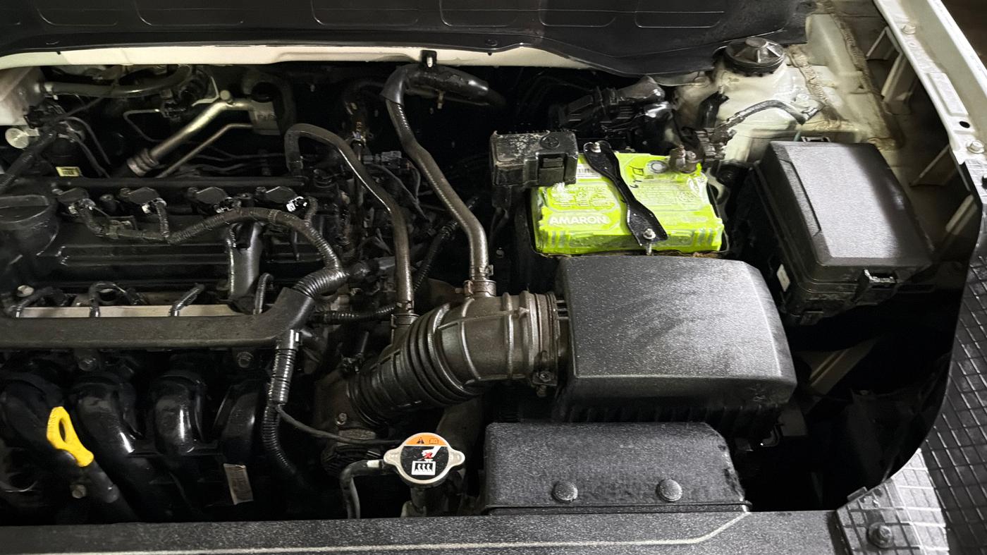 2020 Hyundai VENUE S 1.2, Petrol, Manual, 31,650 km, Engine View - Left