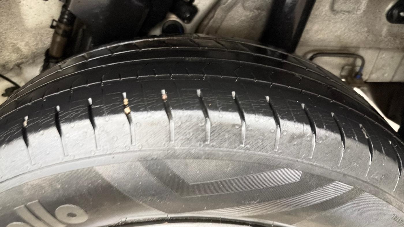 2020 Hyundai VENUE S 1.2, Petrol, Manual, 31,650 km, Left Rear Tyre Tread