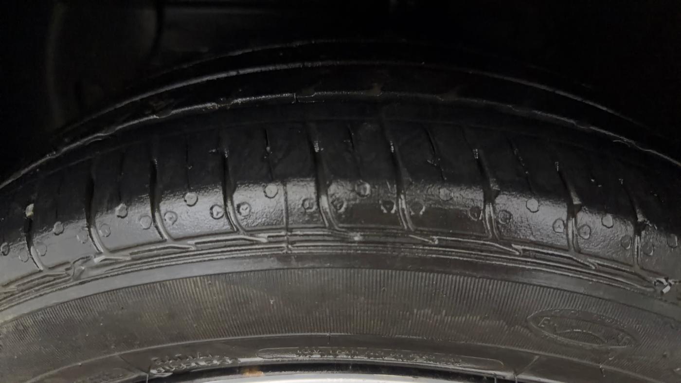 2025 Hyundai GRAND I10 NIOS SPORTZ 1.2 KAPPA VTVT CNG, CNG, Manual, 23,628 km, Left Front Tyre Tread