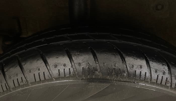 2016 Maruti Celerio VXI AMT, Petrol, Automatic, 34,089 km, Right Rear Tyre Tread