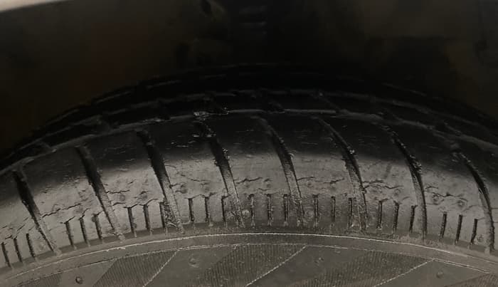 2016 Maruti Celerio VXI AMT, Petrol, Automatic, 34,089 km, Right Front Tyre Tread