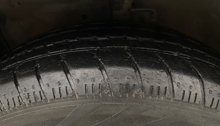 2016 Maruti Celerio VXI AMT, Petrol, Automatic, 34,089 km, Left Front Tyre Tread