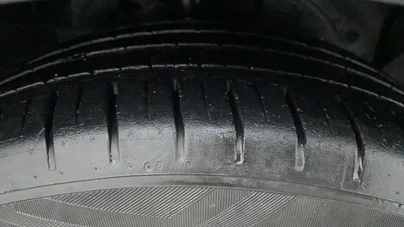 2019 Ford Figo Aspire 1.2 TITANIUM PETROL, Petrol, Manual, 11,036 km, Right Front Tyre Tread