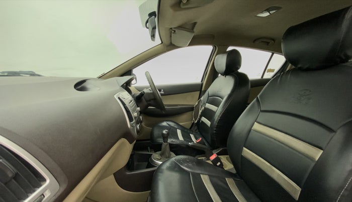 2011 Hyundai i20 MAGNA (O) 1.2, Petrol, Manual, 73,952 km, Right Side Front Door Cabin