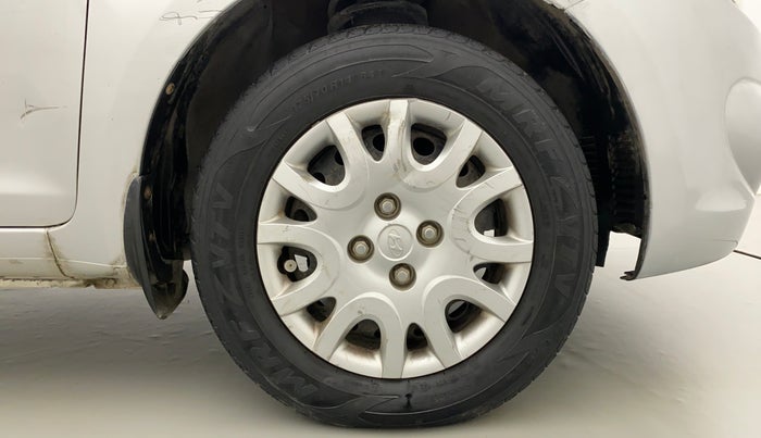 2011 Hyundai i20 MAGNA (O) 1.2, Petrol, Manual, 73,952 km, Right Front Wheel