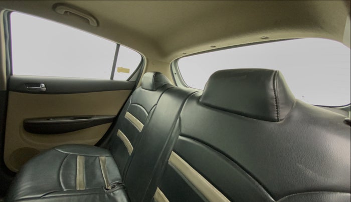2011 Hyundai i20 MAGNA (O) 1.2, Petrol, Manual, 73,952 km, Right Side Rear Door Cabin