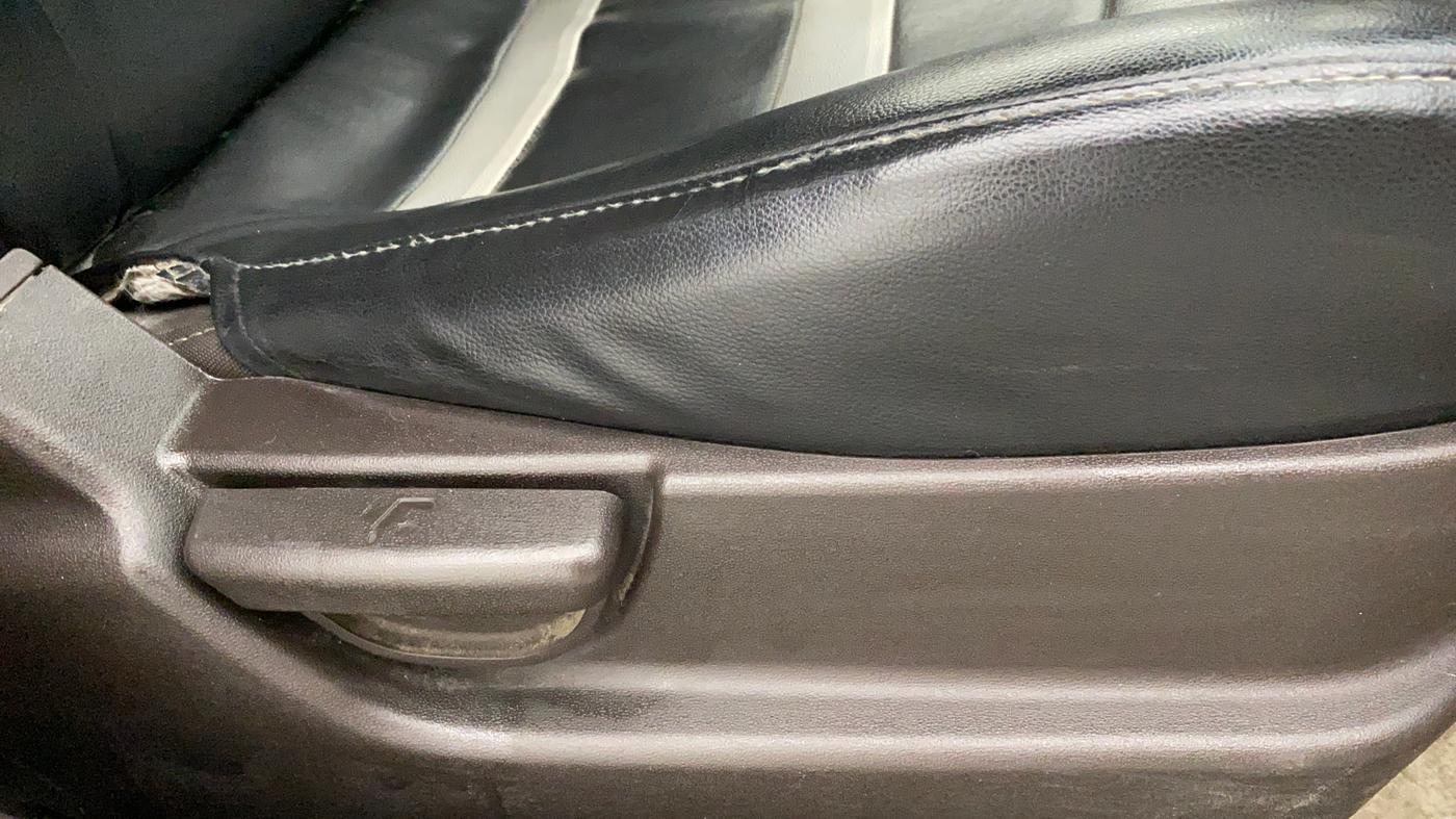 2011 Hyundai i20 MAGNA (O) 1.2, Petrol, Manual, 73,952 km, Driver Side Adjustment Panel