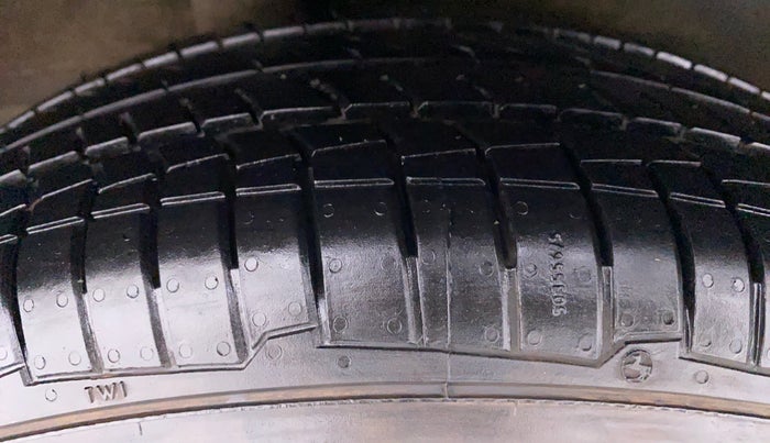 2017 Honda Jazz 1.2 V AT, Petrol, Automatic, 31,187 km, Right Rear Tyre Tread