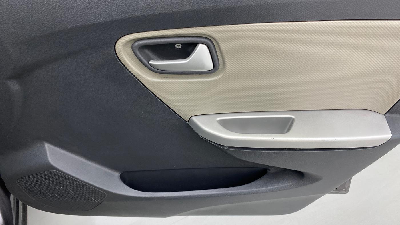 2019 Maruti Alto K10 VXI P, Petrol, Manual, 29,855 km, Driver Side Door Panels Control