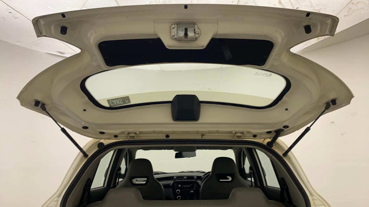 2019 Mahindra Kuv100 K2 TRIP CNG, CNG, Manual, 99,768 km, Boot Door Open