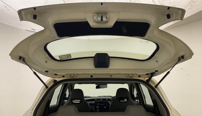 2019 Mahindra Kuv100 K2 TRIP CNG, CNG, Manual, 99,768 km, Boot Door Open