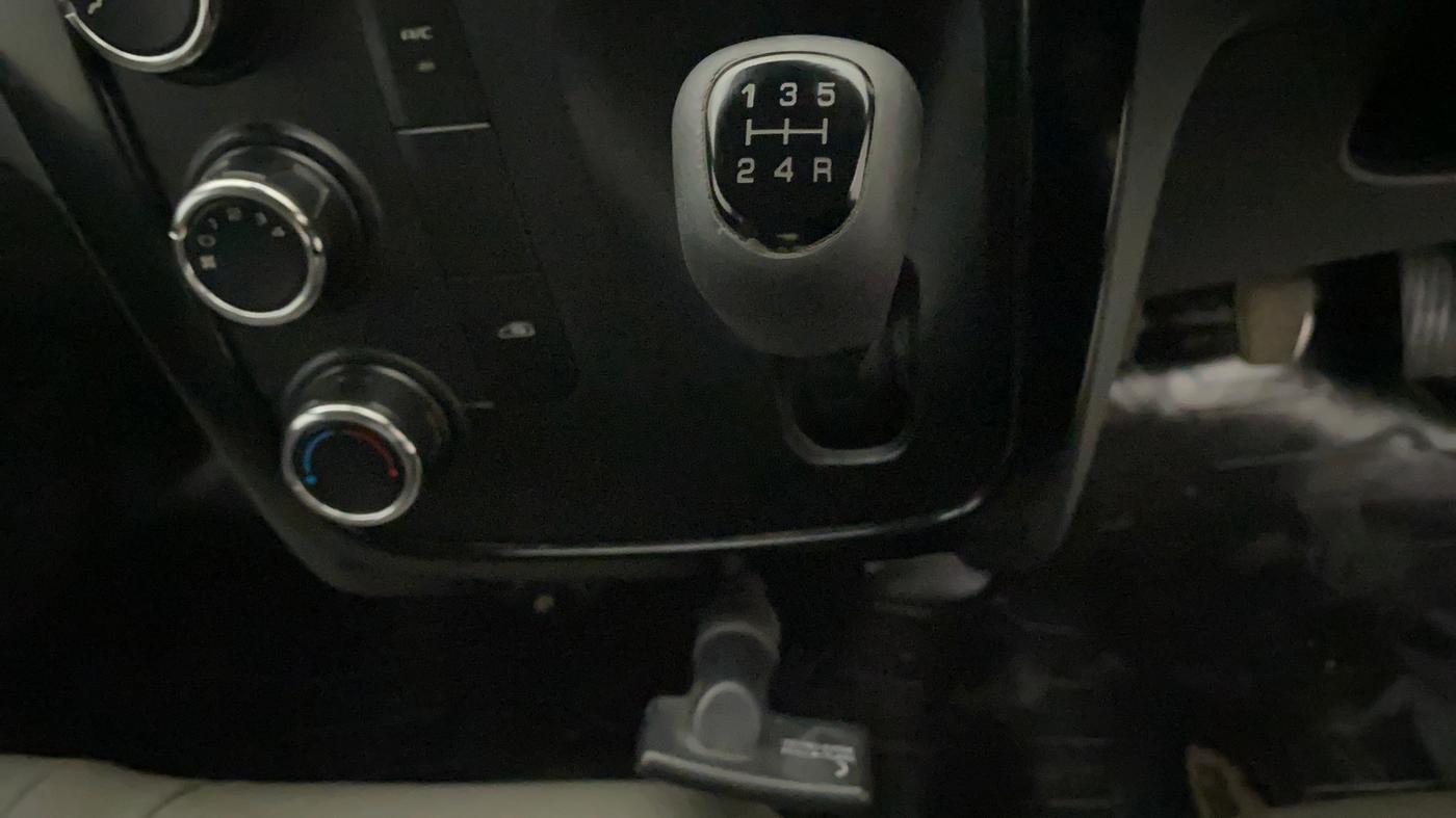 2019 Mahindra Kuv100 K2 TRIP CNG, CNG, Manual, 99,768 km, Gear Lever
