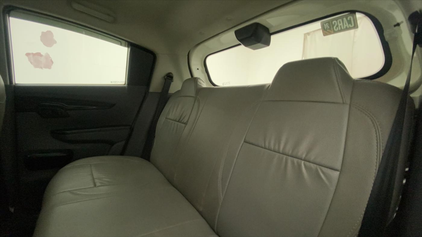 2019 Mahindra Kuv100 K2 TRIP CNG, CNG, Manual, 99,768 km, Right Side Rear Door Cabin