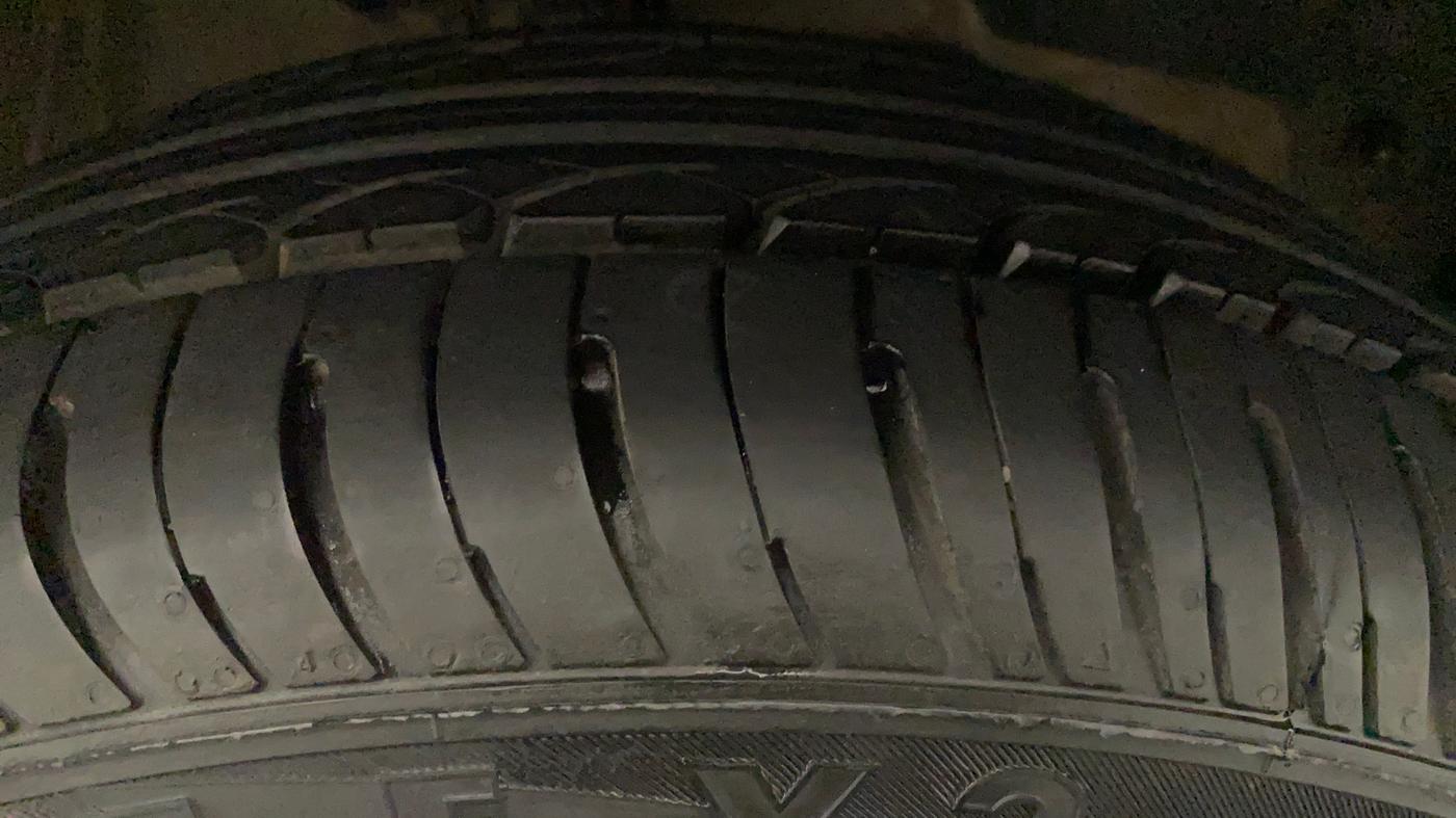 2019 Mahindra Kuv100 K2 TRIP CNG, CNG, Manual, 99,768 km, Right Front Tyre Tread