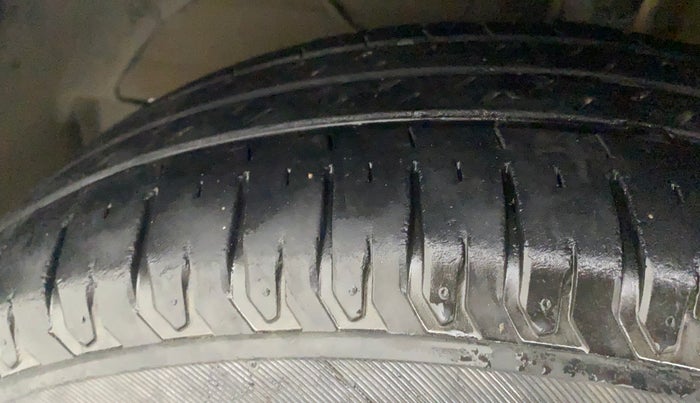 2019 Maruti Dzire ZDI PLUS AMT, Diesel, Automatic, 84,007 km, Left Front Tyre Tread