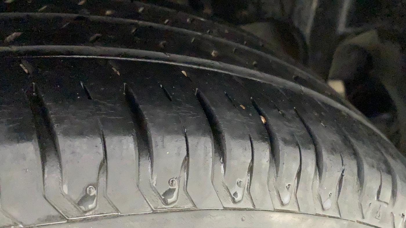 2019 Maruti Dzire ZDI PLUS AMT, Diesel, Automatic, 84,007 km, Right Rear Tyre Tread