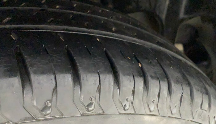 2019 Maruti Dzire ZDI PLUS AMT, Diesel, Automatic, 84,007 km, Right Rear Tyre Tread